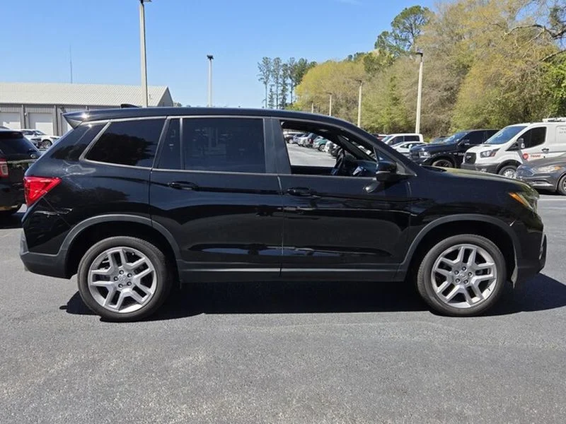 Used 2025 Black Honda EX-L image 15