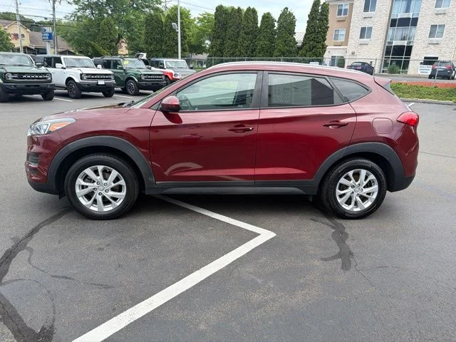 Used 2019 Red Hyundai Value image 4