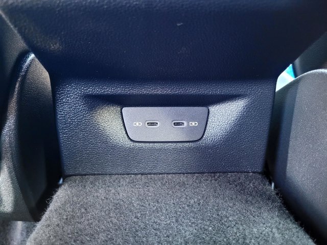 Used 2026  Volkswagen SE image 14