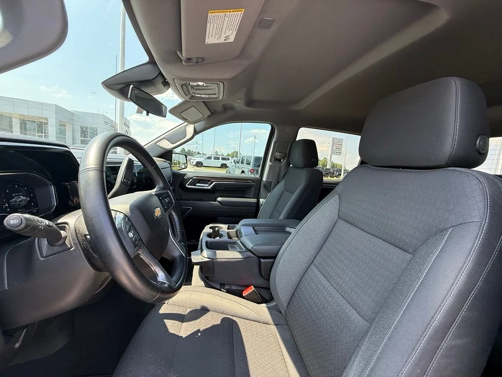 Used 2023 Red Chevrolet LT image 17