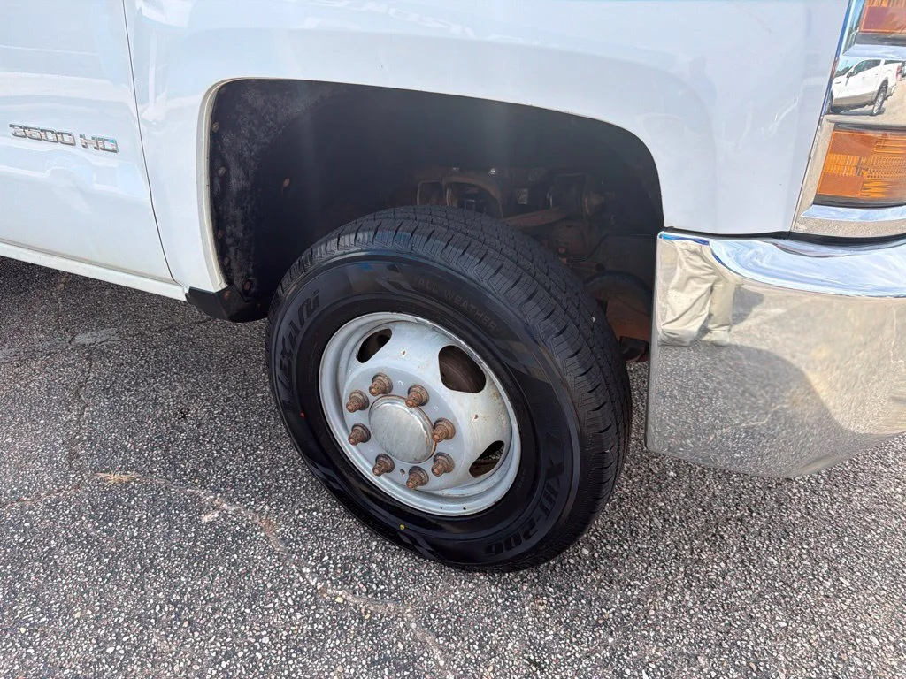 Used 2017 SUMMIT WHITE Chevrolet Work Truck image 9