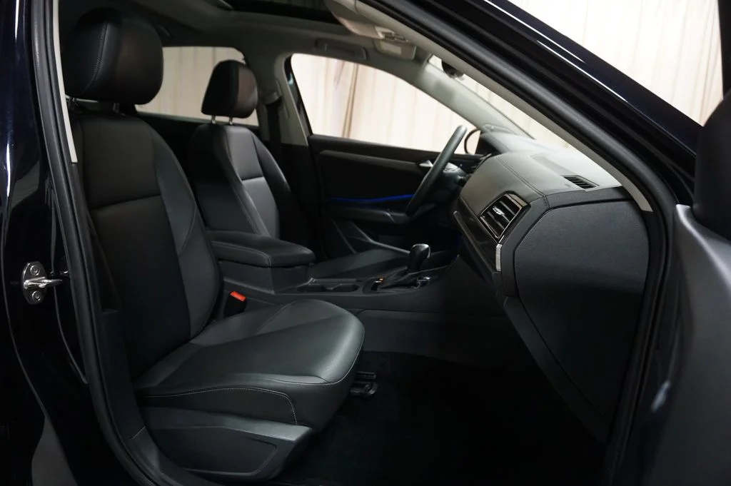 Certified Used 2020 Deep Black Pearl Volkswagen SEL image 38