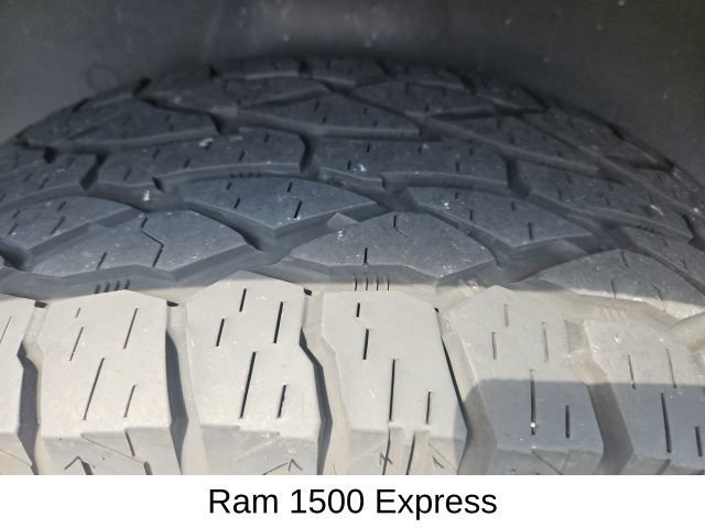 Used 2015 Bright White Clearcoat Ram Express image 9
