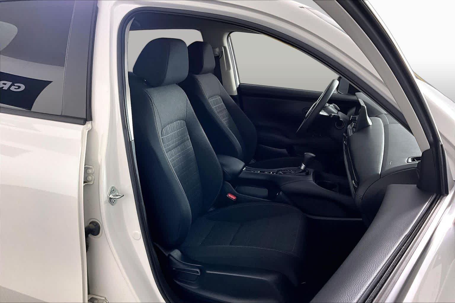 Used 2023 Platinum White Pearl Honda LX image 9