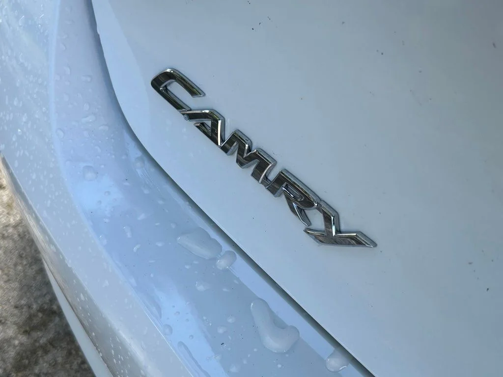 Used 2016 White Toyota LE image 32