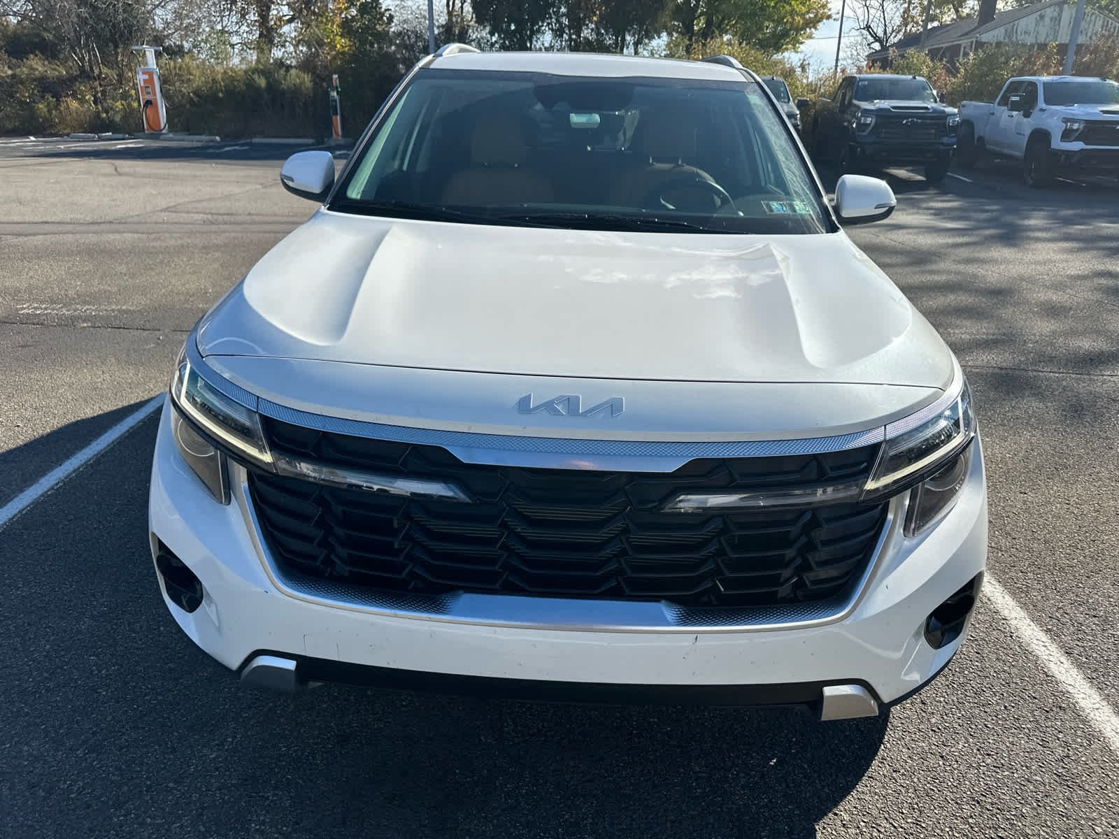 Used 2024 Snow White Pearl Kia EX image 3