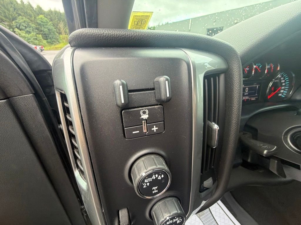 Used 2018 Gray Chevrolet LT image 19