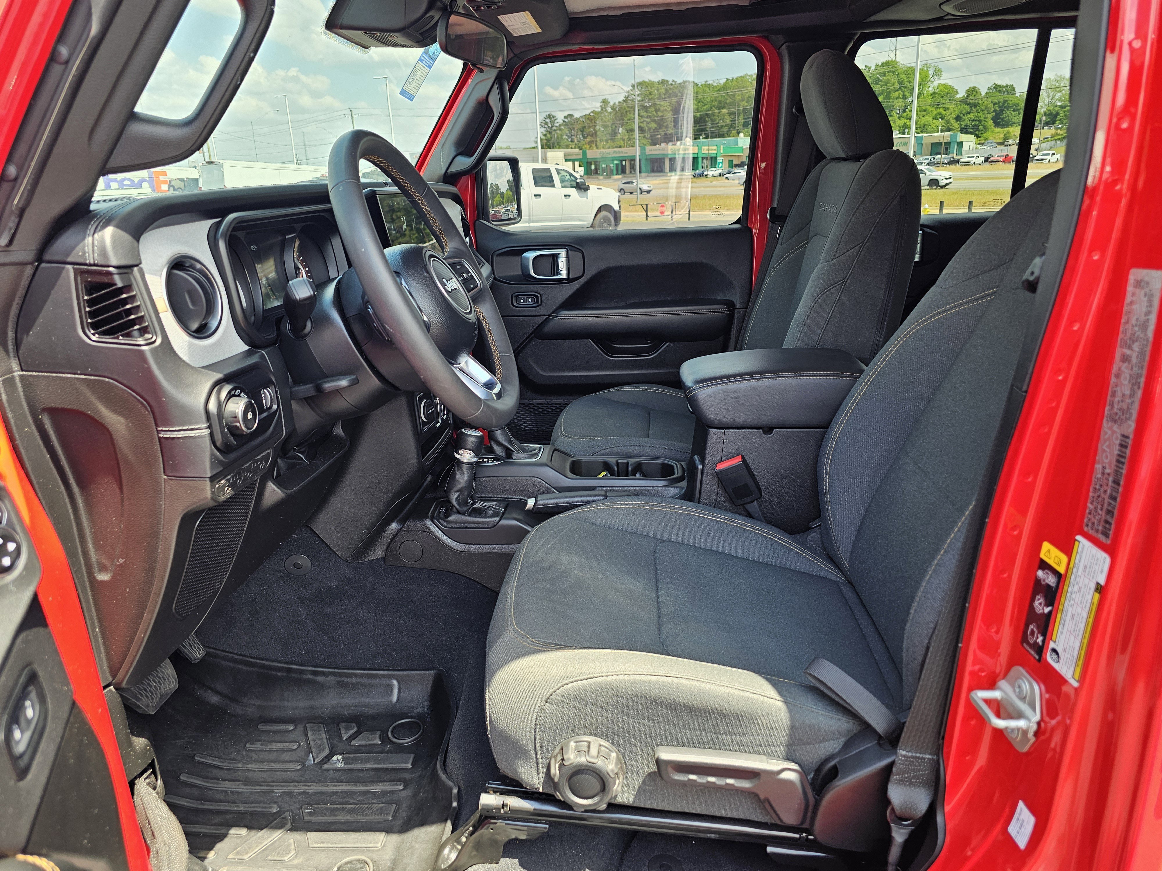 2024 Jeep Wrangler 4-Door Sahara - Photo 18