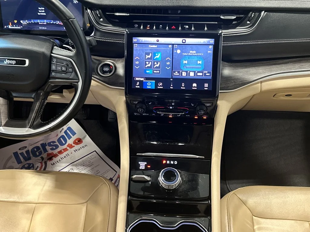 Used 2022 Red Jeep Limited image 29