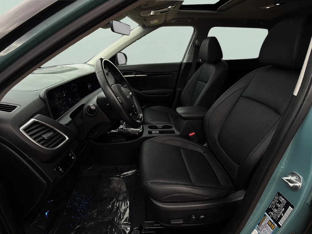 Used 2024 Pluton Blue Kia SX image 26