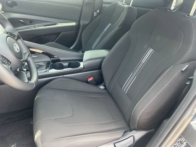 Used 2025 Gray Hyundai SEL Sport image 34