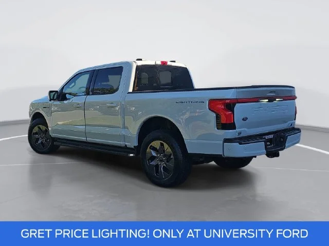 Used 2023 White Ford Lariat image 5