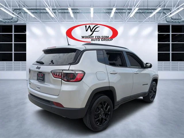 New 2026 Silver Jeep Latitude image 3