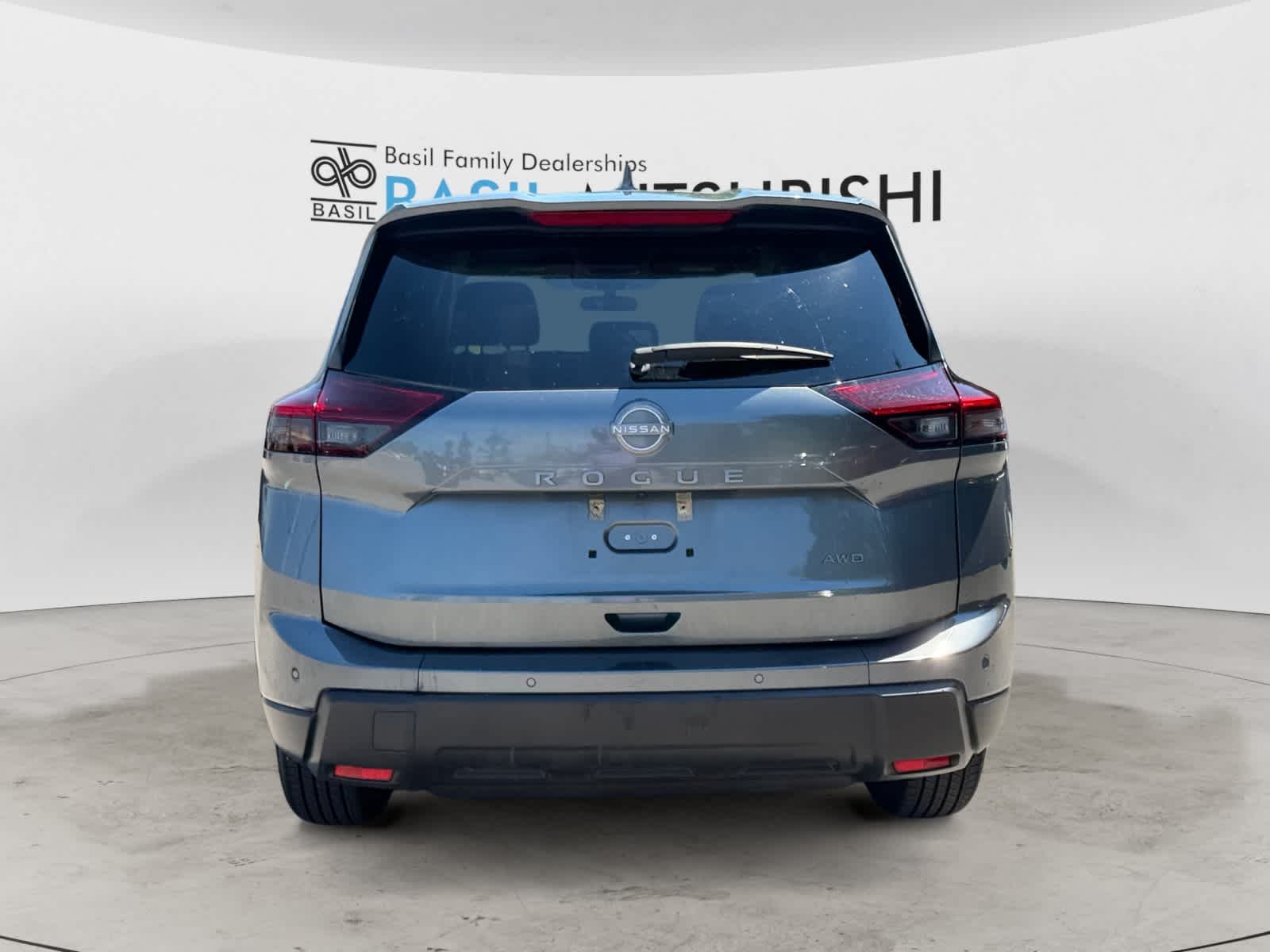 Used 2025 Gun Metallic Nissan SV image 4