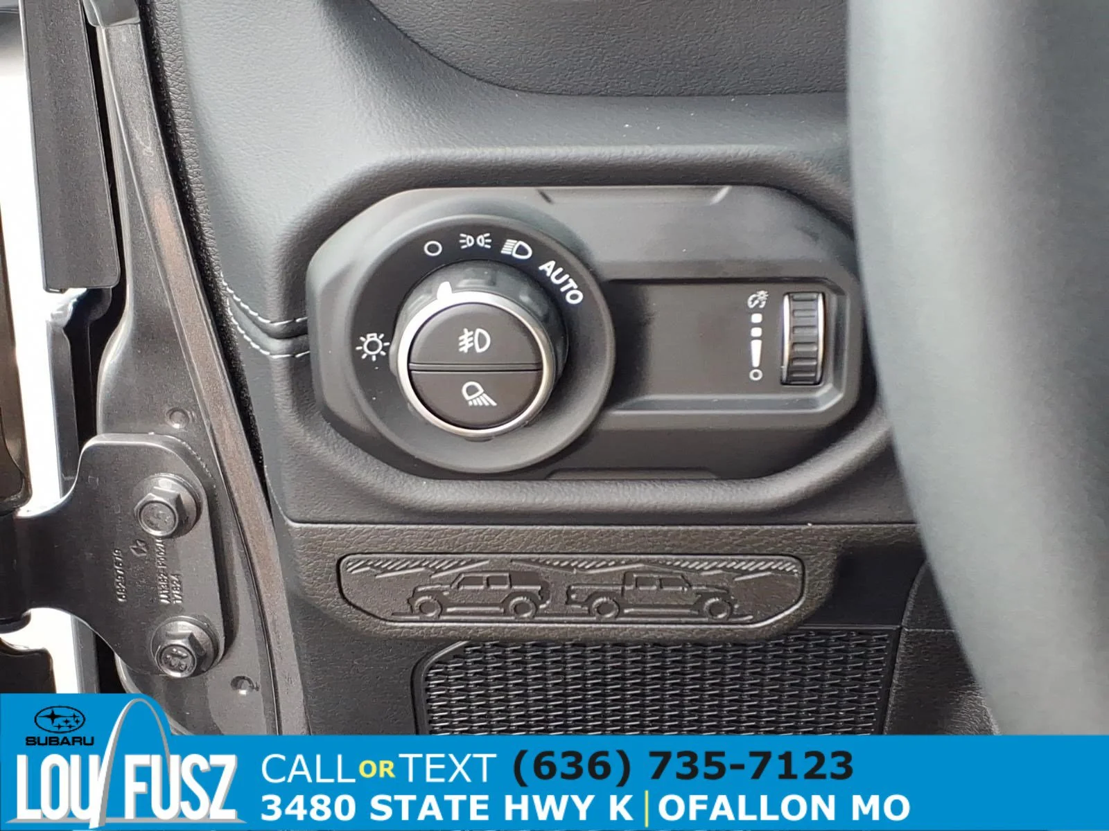 Used 2025 Granite Crystal Metallic Clearcoat Jeep Sport S image 21