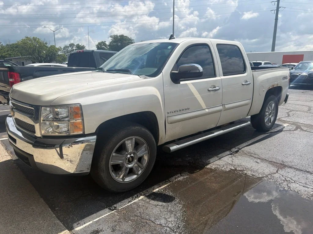 Used 2012 White Chevrolet LT image 2