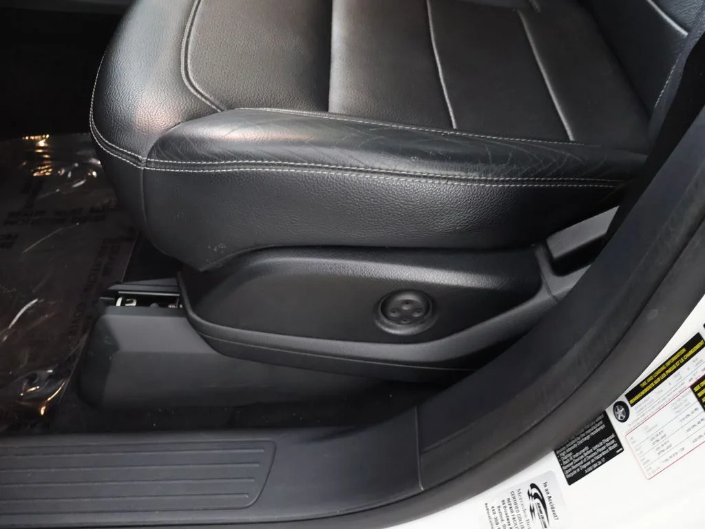 Used 2014 Polar White Mercedes-Benz ML 350 image 29