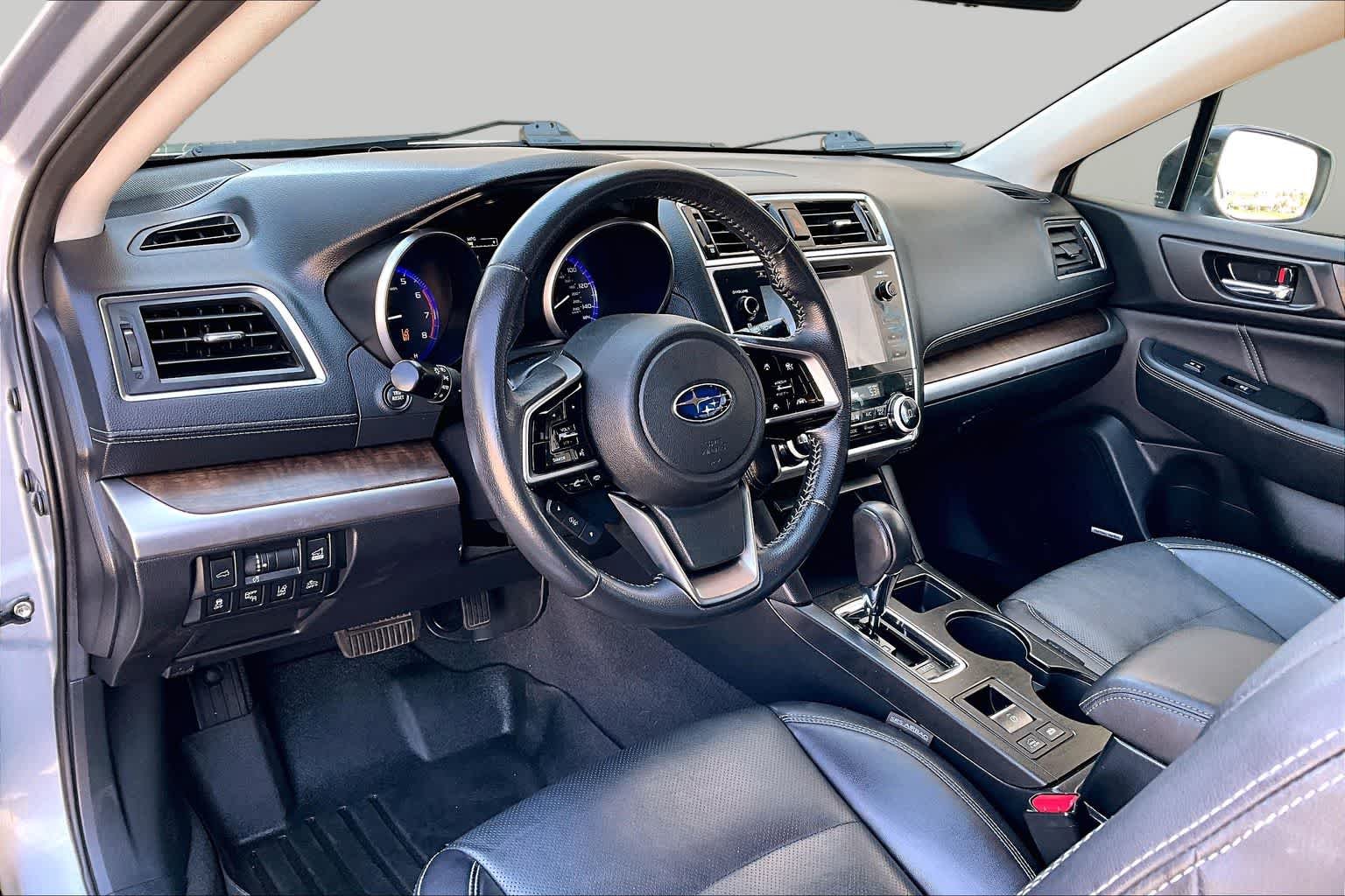 Used 2018 Ice Silver Metallic Subaru Limited image 18