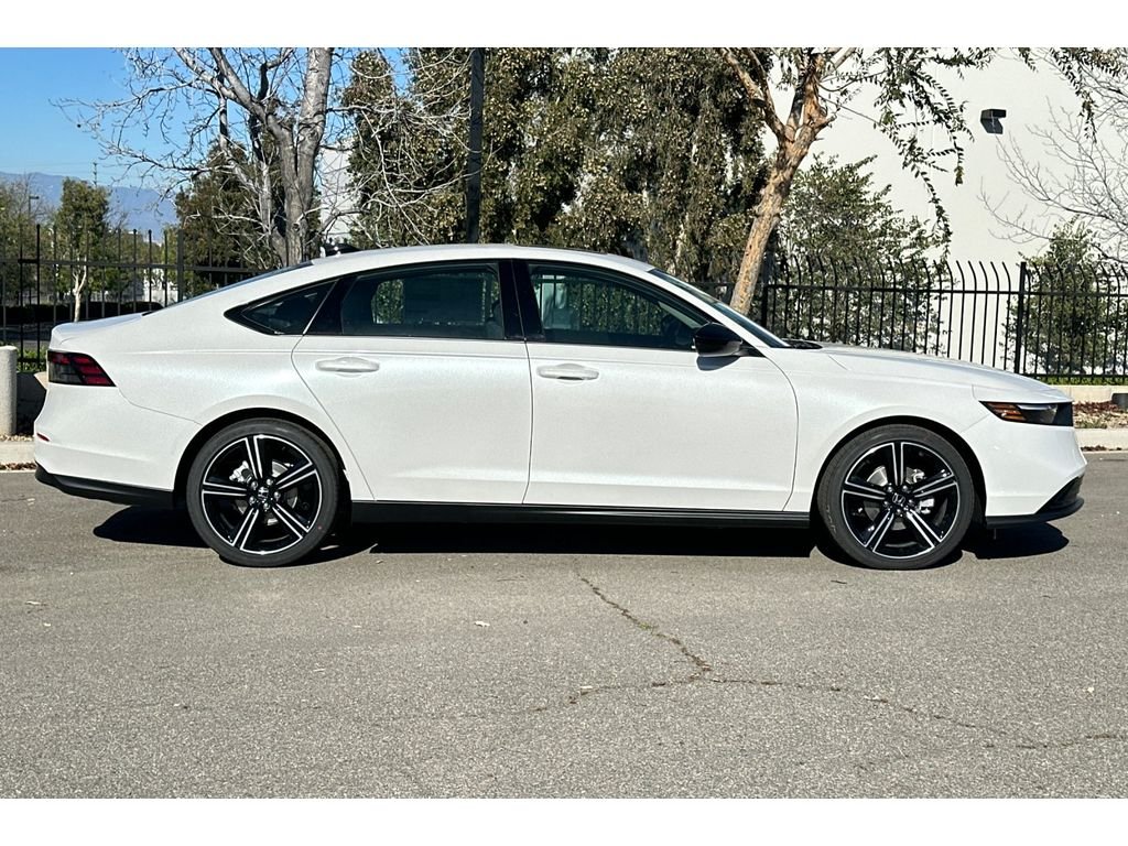 New 2026 Platinum White Pearl Honda SE image 3