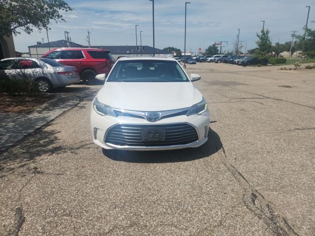 Used 2017 Blizzard Pearl Toyota Limited image 5