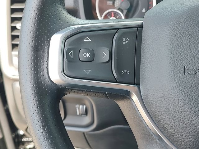 New 2026 Diamond Black Crystal Pearl-Coat Exterior Paint RAM Tradesman image 24