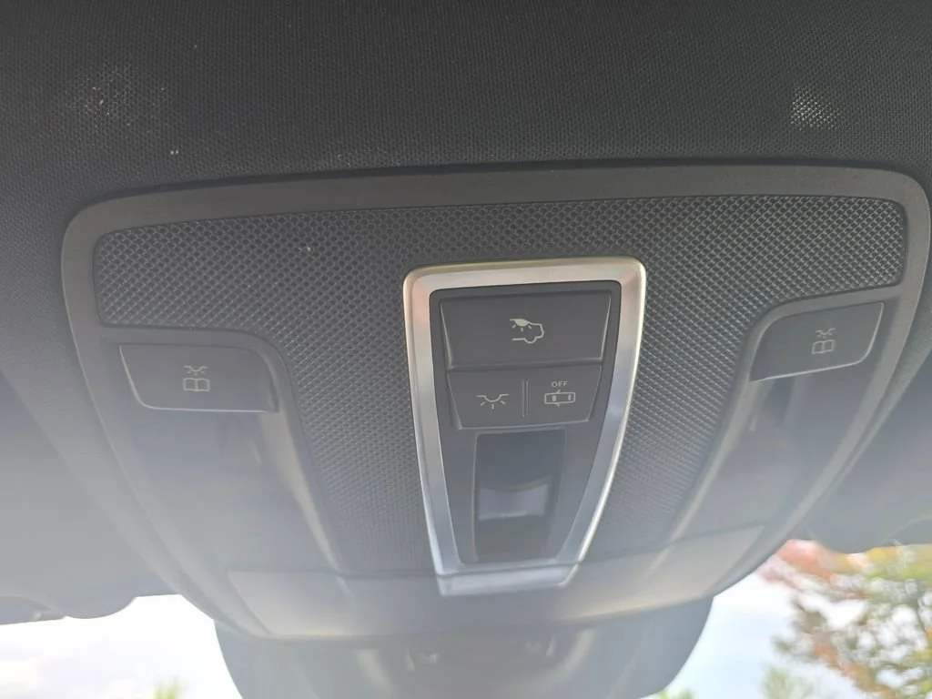 Used 2017  Mercedes-Benz GLS 450 image 33