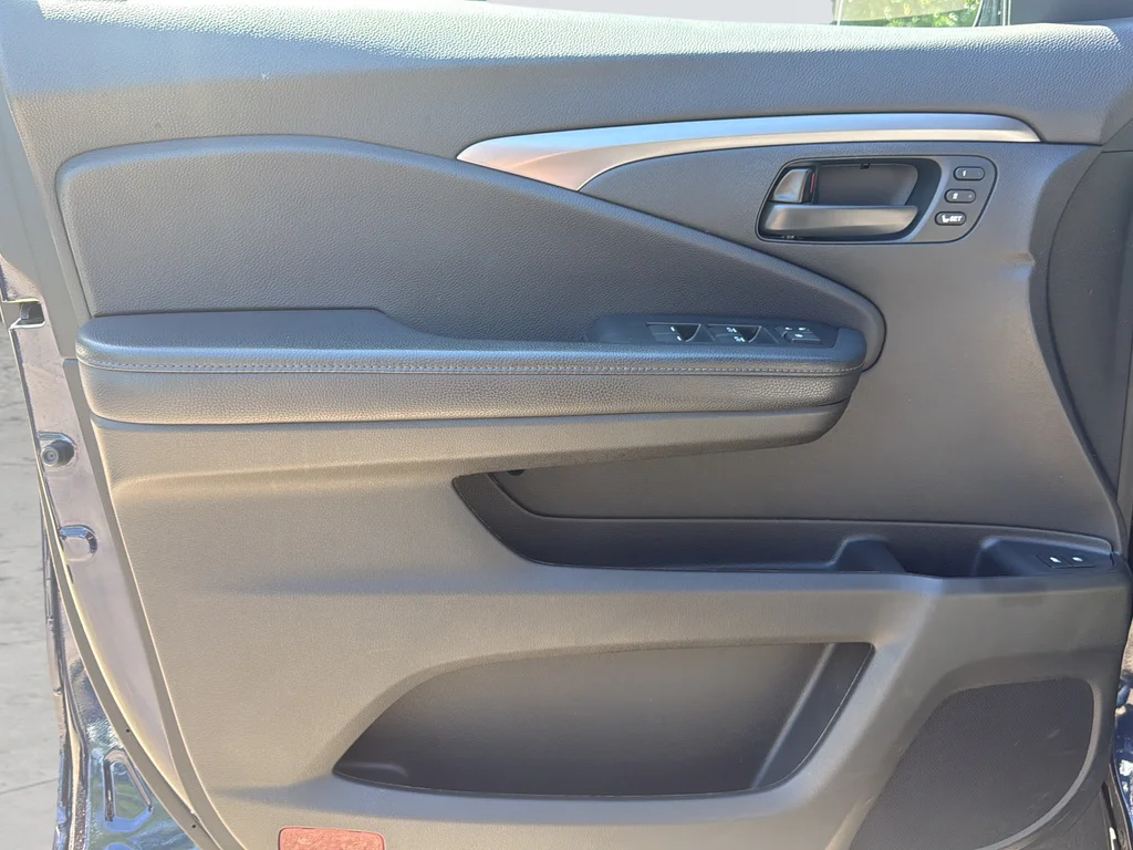 Used 2023 Blue Honda EX-L image 11