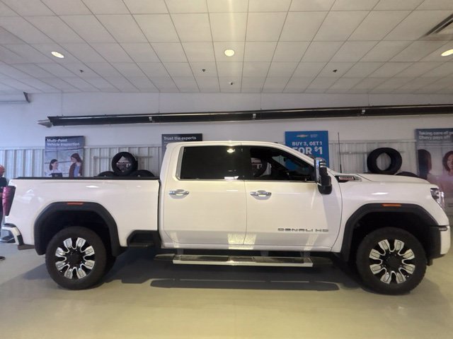 2025 GMC Sierra 2500HD Denali
