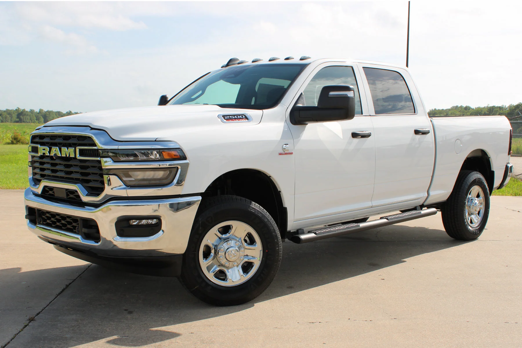 New 2026 Bright White Clear-Coat Exterior Paint RAM Tradesman image 30