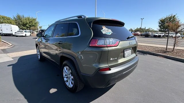 Used 2019 Green Jeep Latitude image 6