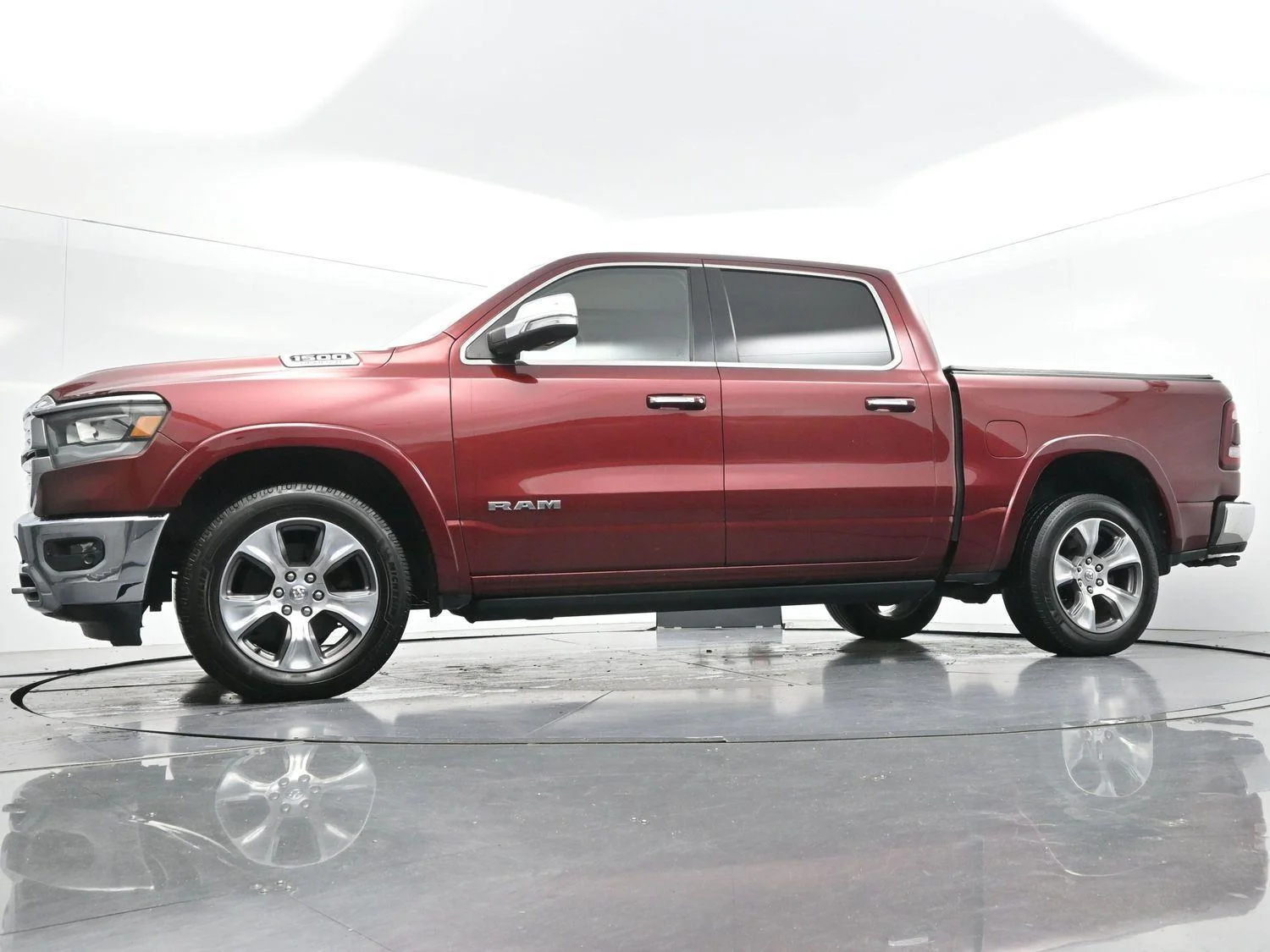 Used 2020 Delmonico Red Pearlcoat Ram Laramie image 45