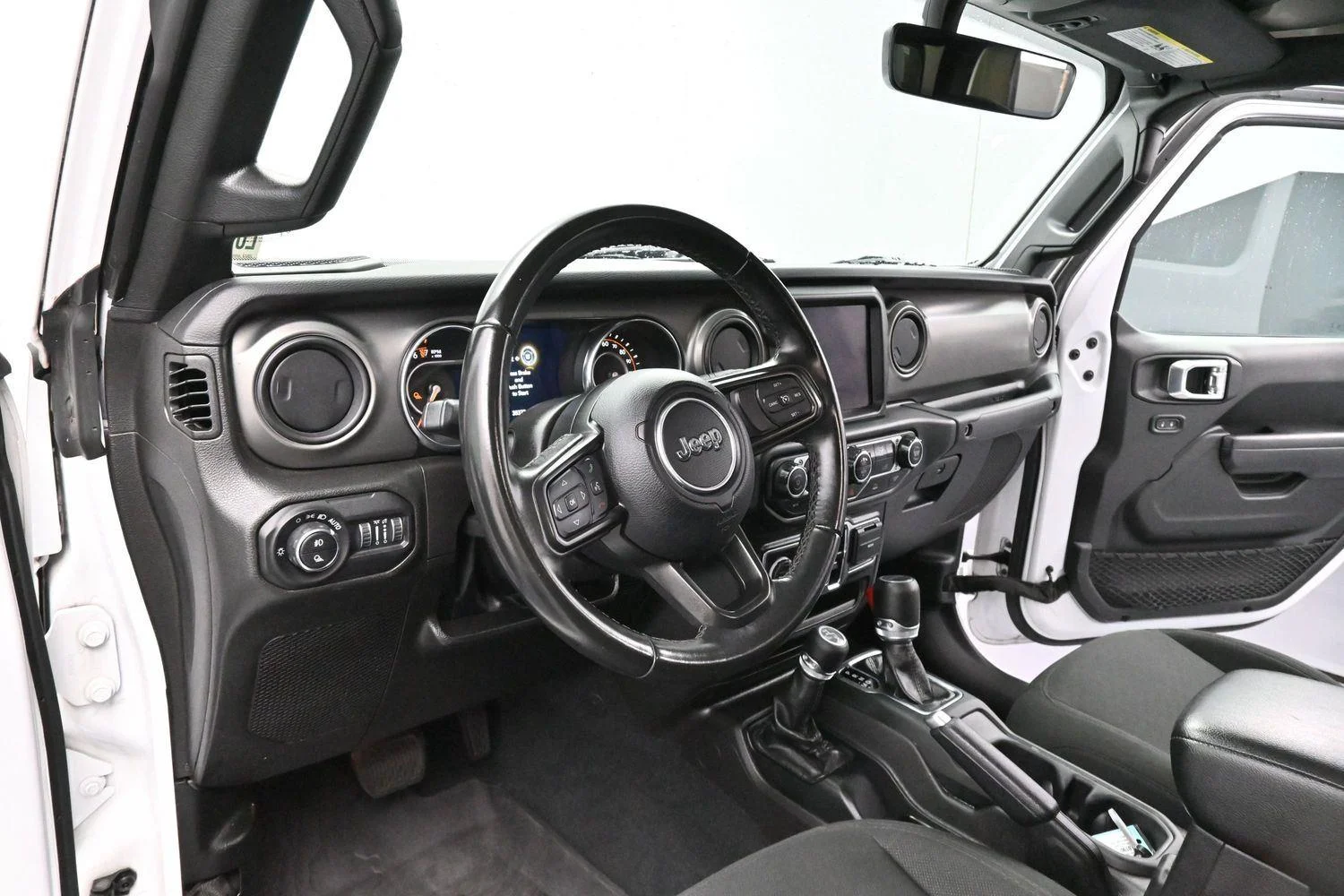 Used 2022 White Jeep Willys image 13