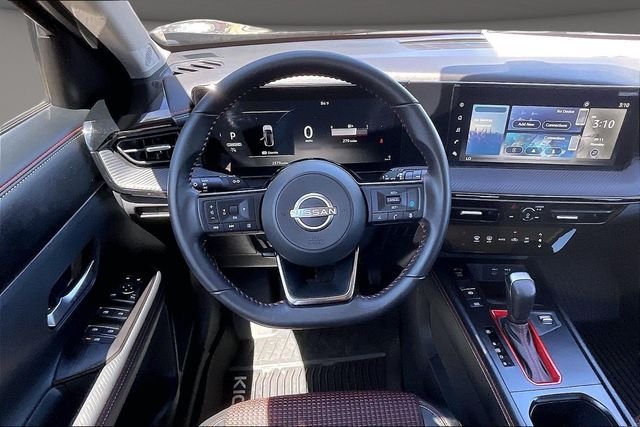 Used 2025 Gray Nissan SR image 5