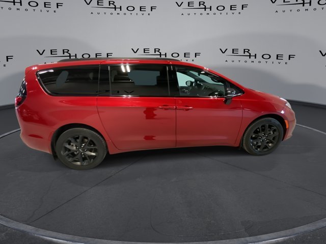 2024 Chrysler Pacifica Touring L - Photo 9