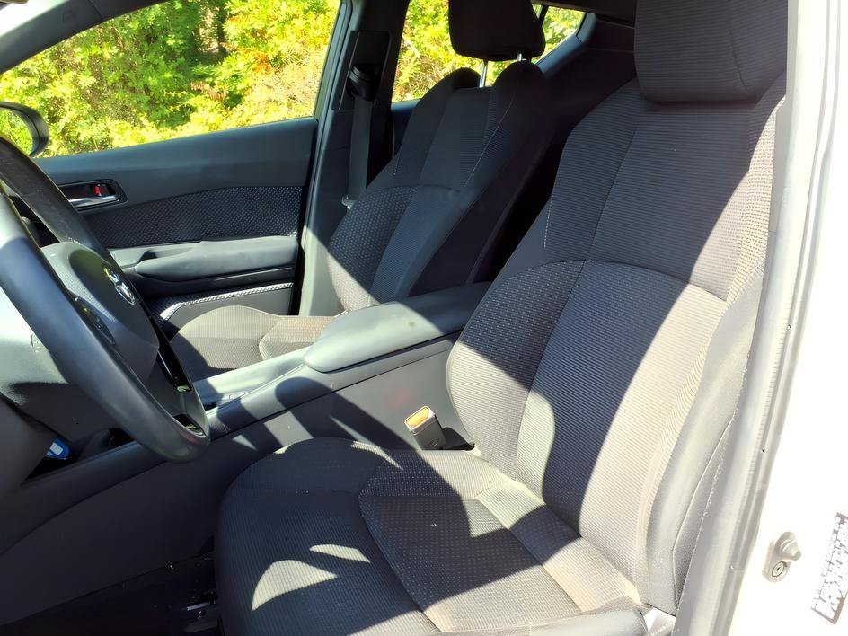 Used 2018 Blizzard Pearl Toyota XLE image 14