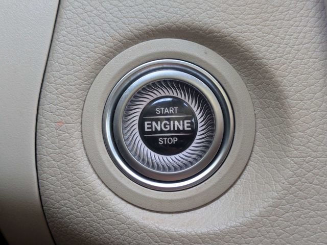 Used 2022  Mercedes-Benz GLC 300 image 31