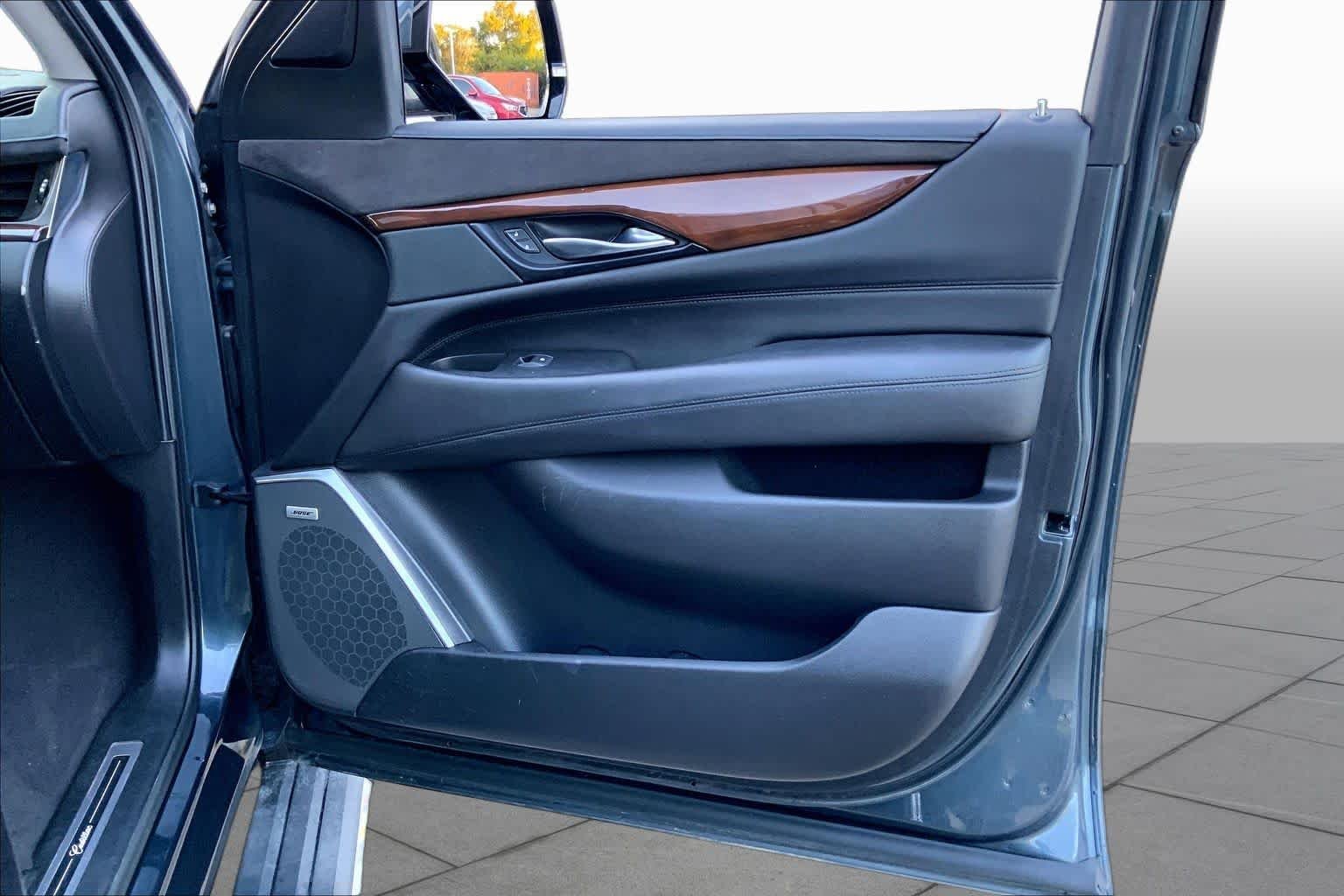 Used 2020 Shadow Metallic Cadillac Premium Luxury image 23