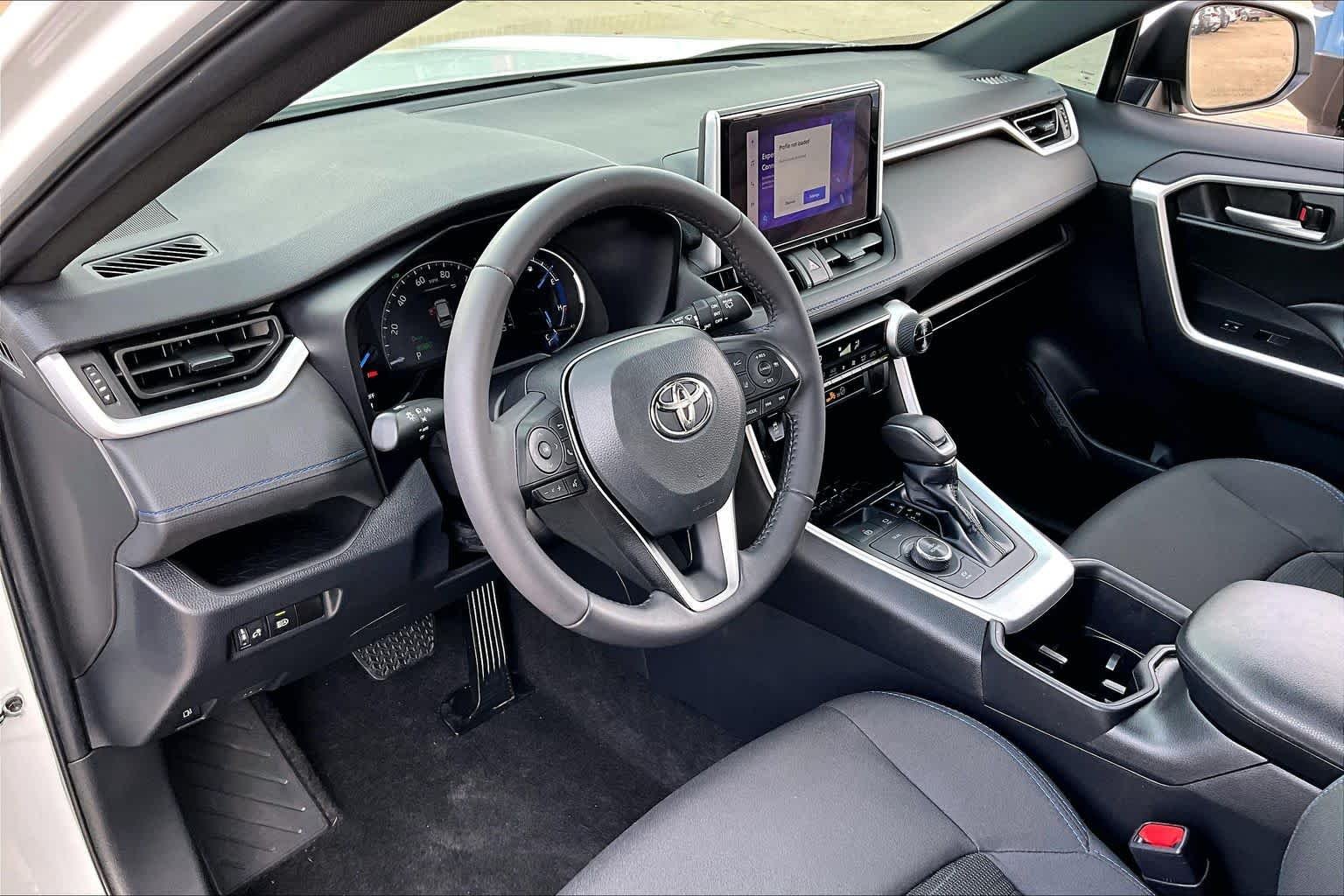Used 2023 Wind Chill Pearl Toyota Hybrid SE image 18