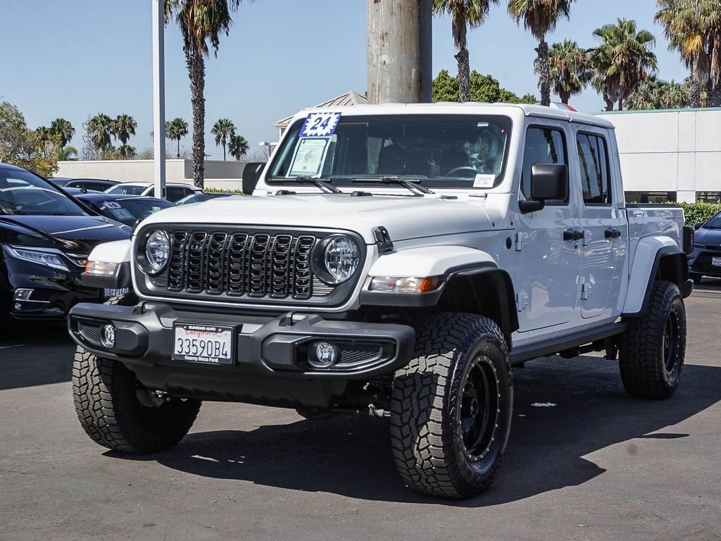 Used 2024 White Jeep Sport image 4