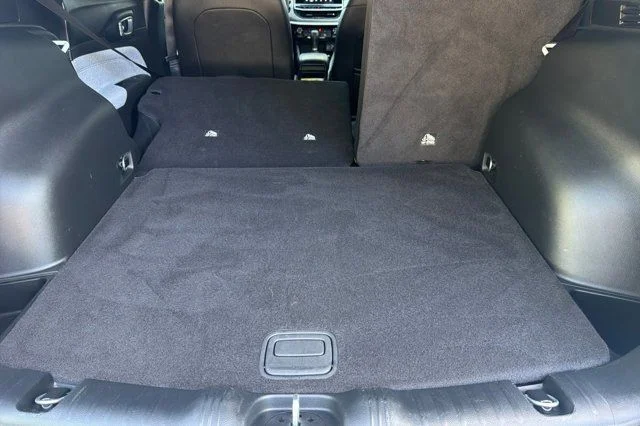 Used 2025 White Jeep Latitude image 15