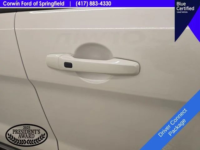 Used 2019 White Platinum Clearcoat Metallic Ford XLT image 10