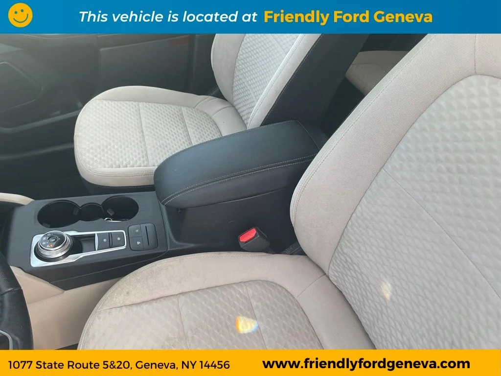 Used 2021 Gold Ford SE image 28