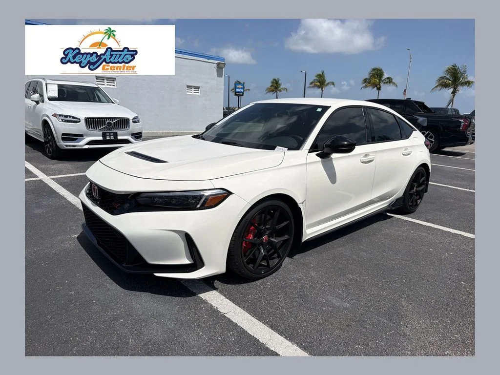 Used 2025 White Honda  image 1