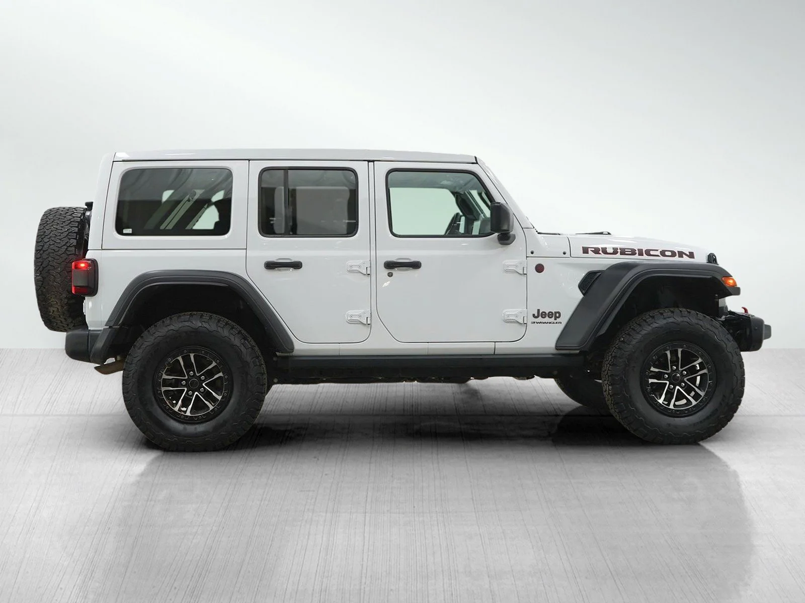 Used 2024 Bright White Clearcoat Jeep Rubicon image 6