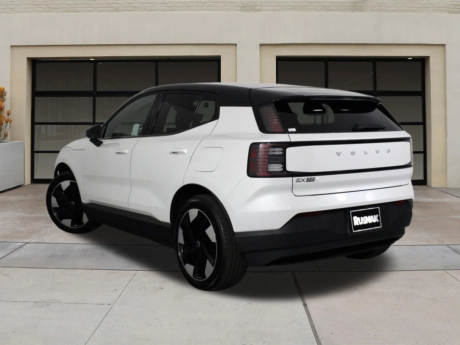 2025 Volvo EX30 Plus - Photo 3