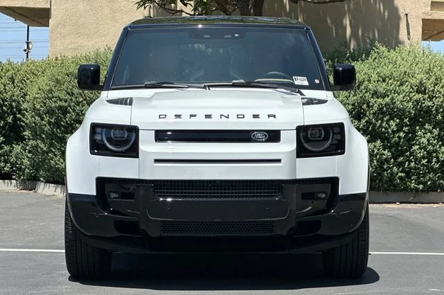 New 2026 Fuji White Land Rover X-Dynamic SE image 8