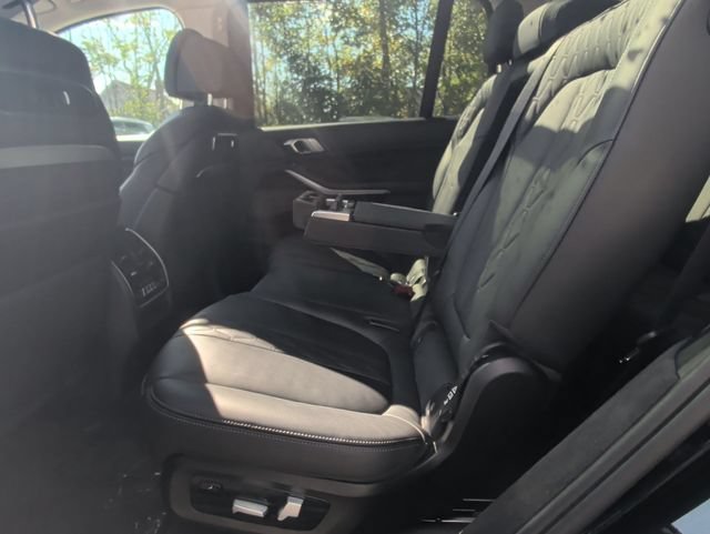 2025 BMW X7 40i - Photo 28