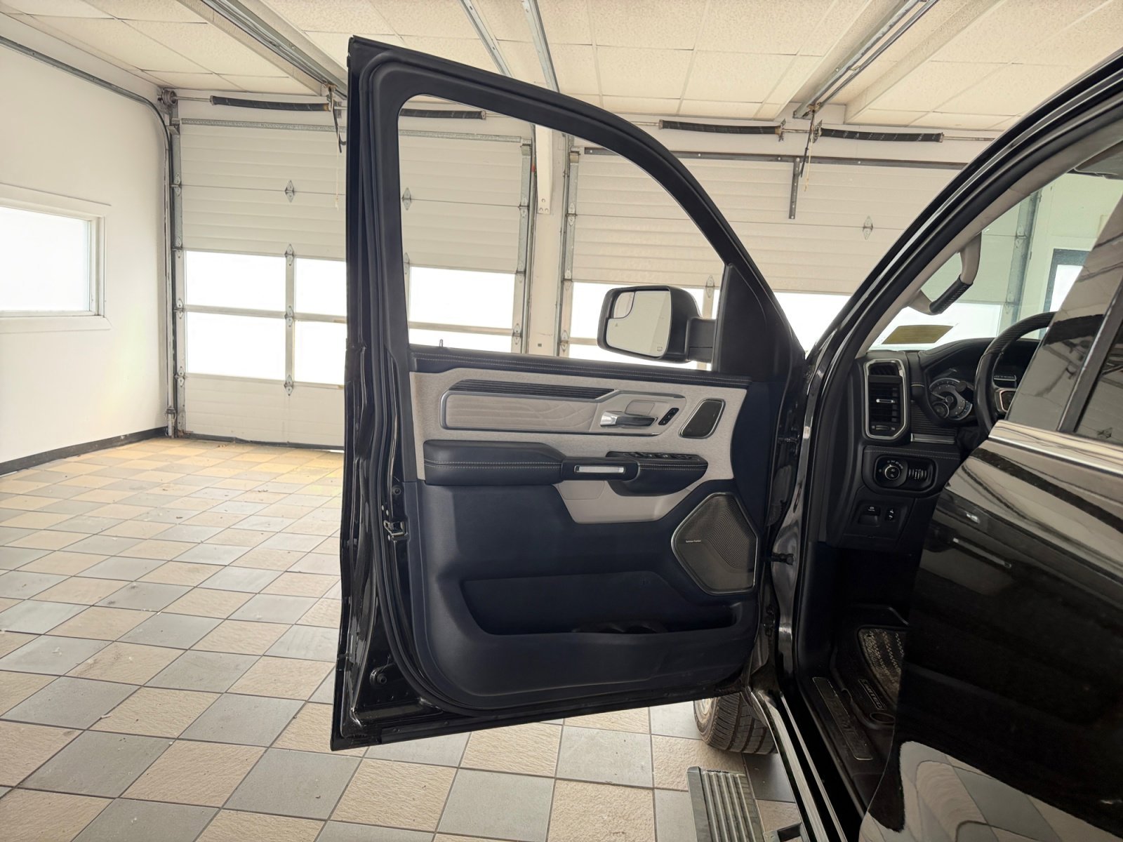 Certified Used 2022 Diamond Black Crystal Pearlcoat RAM Limited image 28
