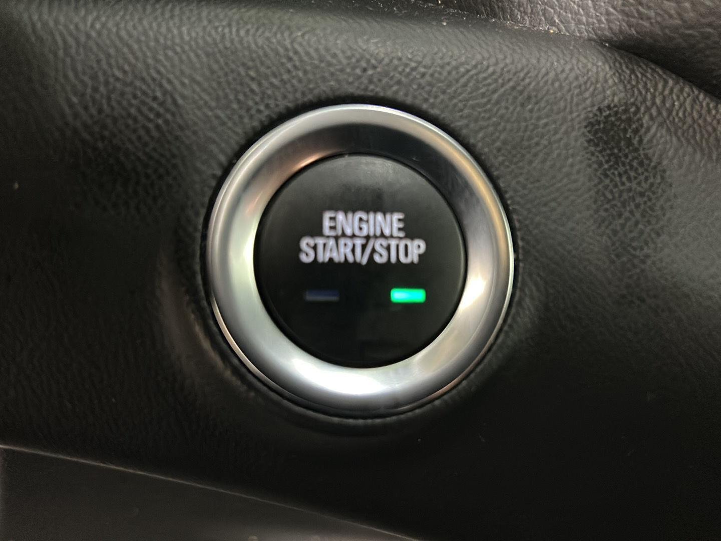 Used 2022 Marine Metallic GMC Denali image 28