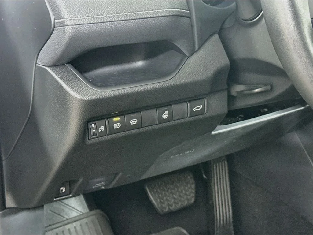 Used 2024 Magnetic Gray Metallic Toyota Hybrid XLE image 10